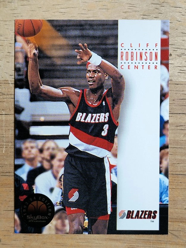 1993-94 SkyBox Premium #154 Clifford Robinson