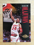 1994-95 SkyBox Premium #62 Hakeem Olajuwon
