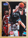 1999-00 Fleer #69 Mike Bibby