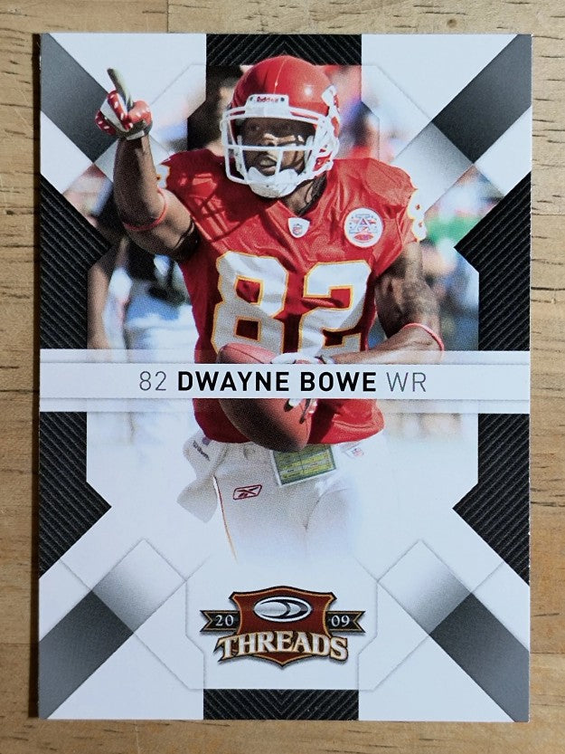 2009 Donruss Threads #48 Dwayne Bowe