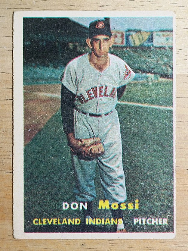 1957 Topps #8 Don Mossi (VGEX)