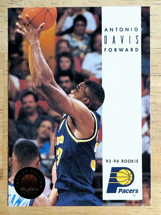 1993-94 SkyBox Premium #232 Antonio Davis RC