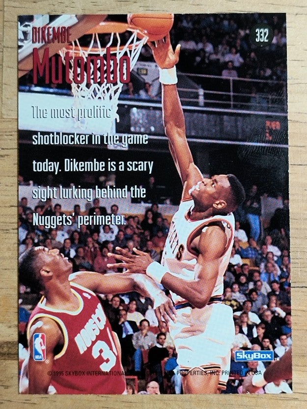 1994-95 SkyBox Premium #332 Dikembe Mutombo SSW