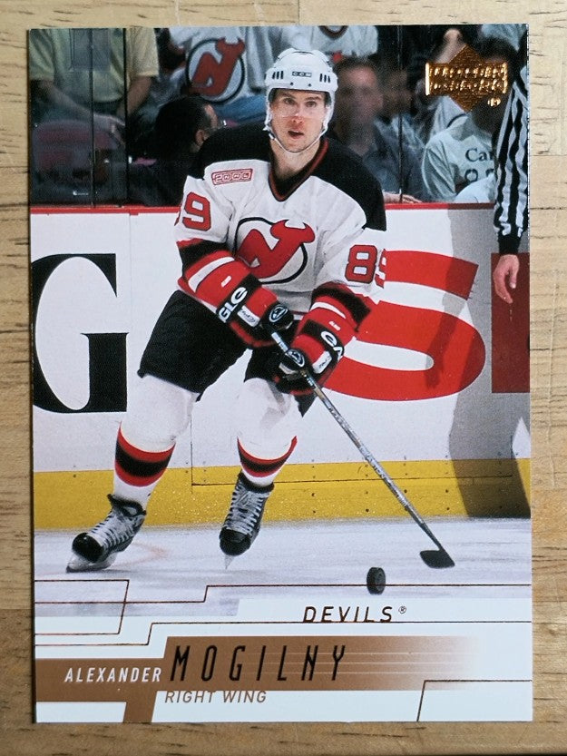 2000-01 Upper Deck #104 Alexander Mogilny