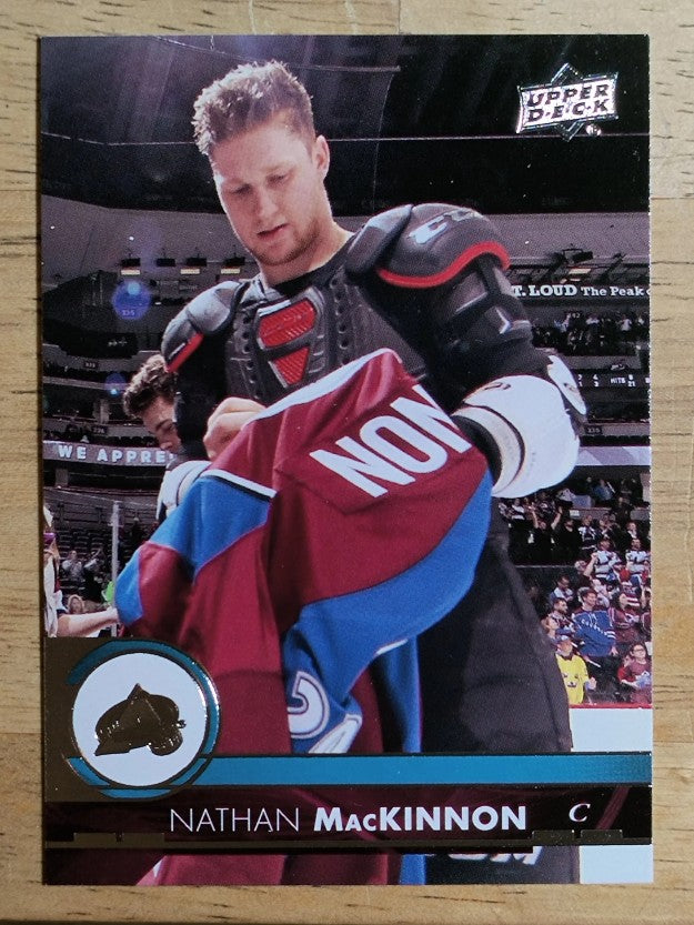 2017-18 Upper Deck #48 Nathan MacKinnon