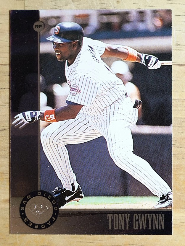 1996 Leaf #99 Tony Gwynn