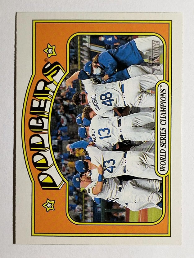 2021 Topps Heritage #1 World Champions