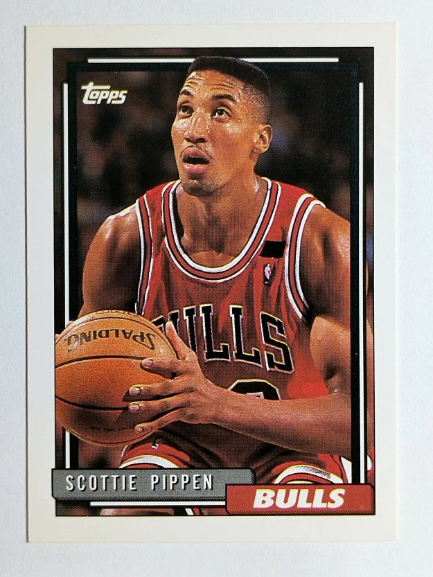 1992-93 Topps #389 Scottie Pippen