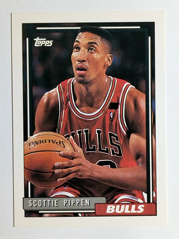 1992-93 Topps #389 Scottie Pippen (NM)