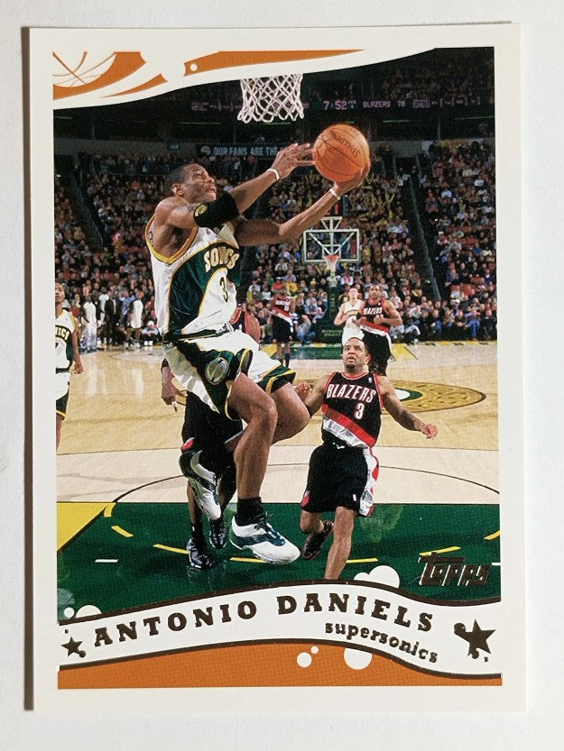 2005-06 Topps #119 Antonio Daniels