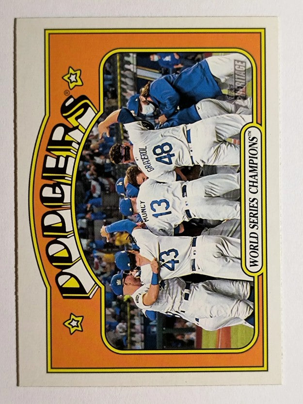 2021 Topps Heritage #1 World Champions