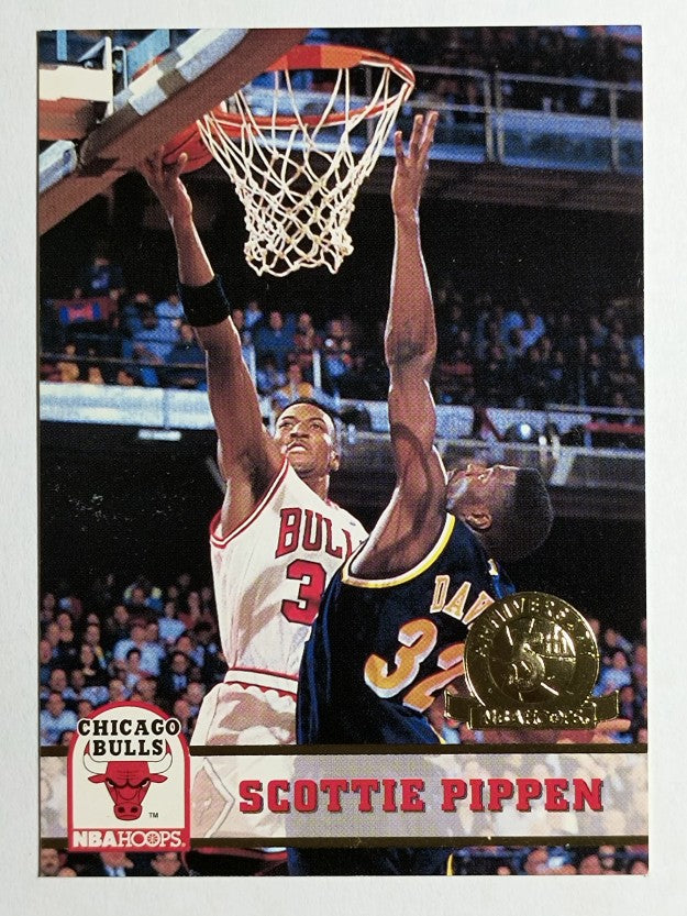 1993-94 Hoops Fifth Anniversary Gold #32 Scottie Pippen (EXMT)
