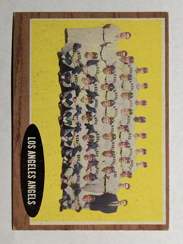 1962 Topps #132A Los Angeles Angels TC/No Inset Photos (EX)