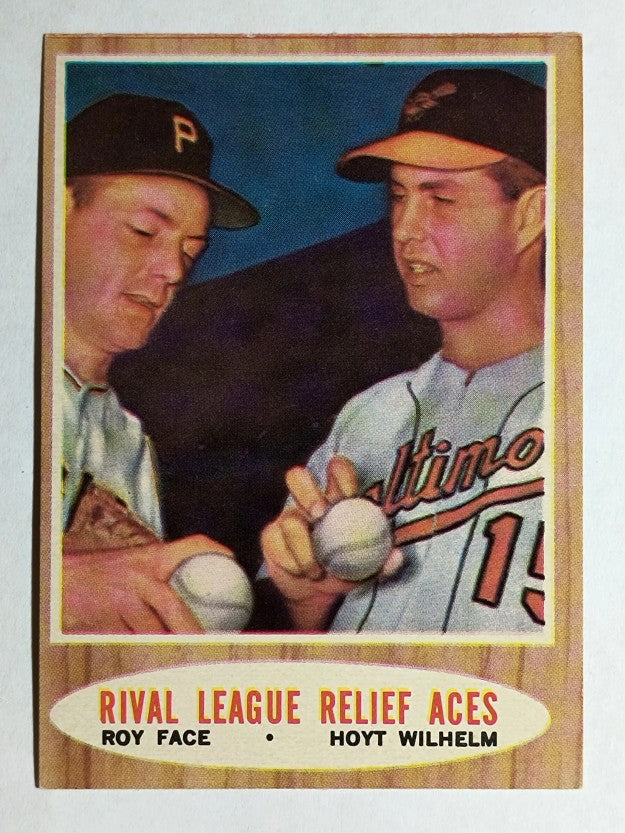 1962 Topps #423 Rival League Relief Aces/Roy Face/Hoyt Wilhelm (EXMT)
