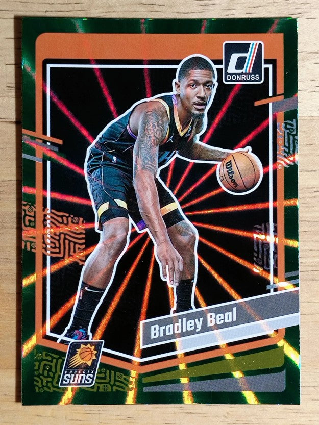 2023-24 Donruss Holo Green Laser #19 Bradley Beal