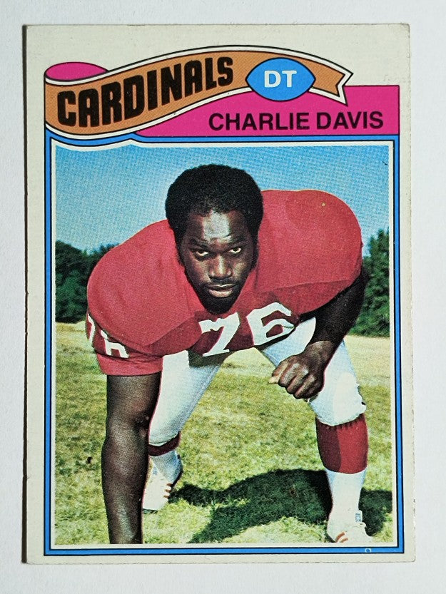 1977 Topps #303 Charlie Davis RC (EX)