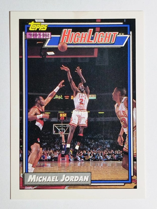 1992-93 Topps #3 Michael Jordan HL/Michael Lights It Up 6/3/92
