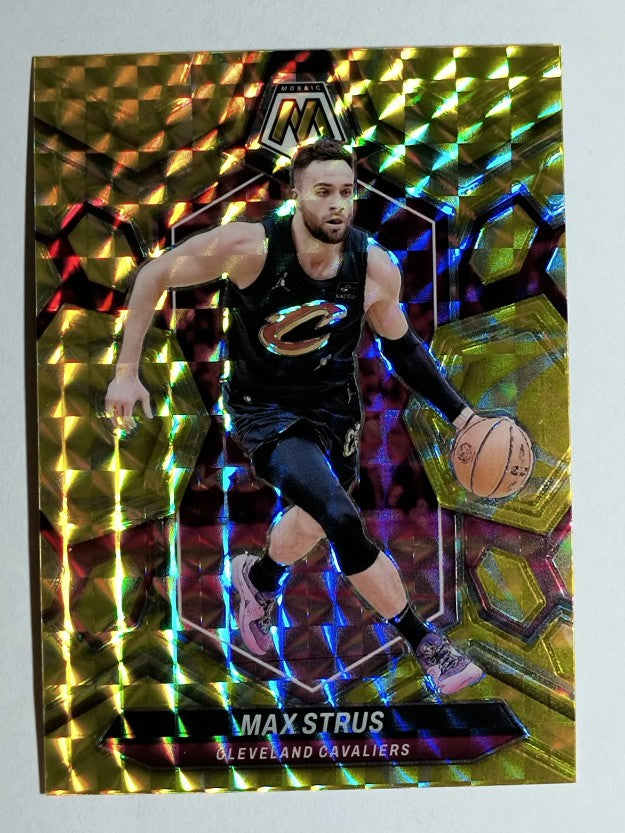 2023-24 Panini Mosaic Mosaic Reactive Yellow #17 Max Strus