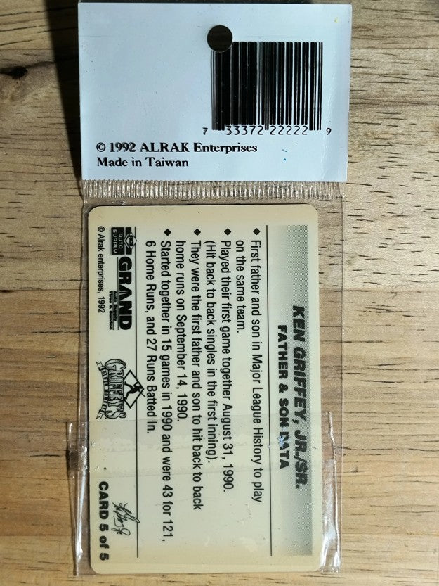 1992 Alrak Griffey Golden Moments #10 Ken Griffey Jr./Ken Griffey Sr.