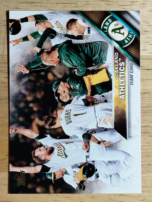 2016 Topps #198 Oakland Athletics
