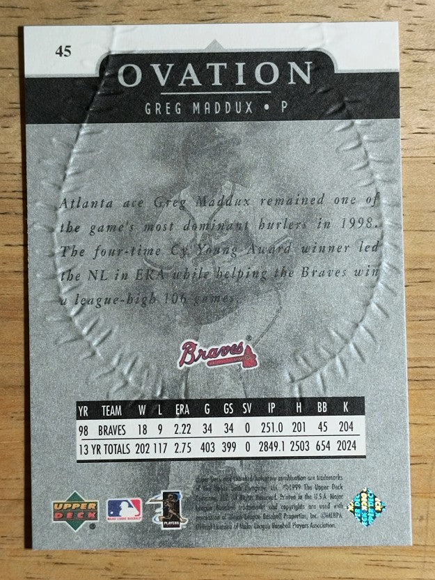 1999 Upper Deck Ovation #45 Greg Maddux