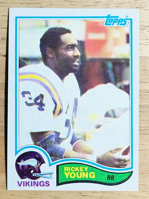 1982 Topps #403 Rickey Young