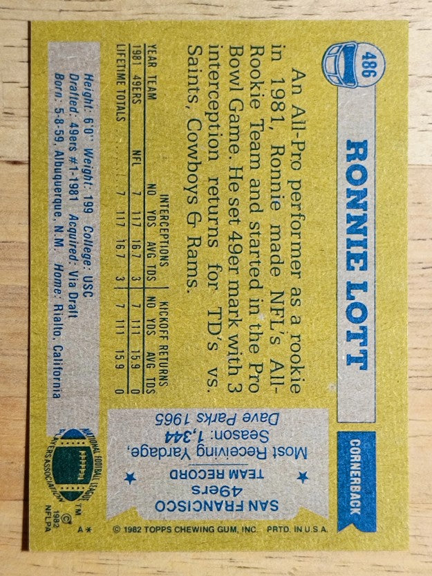 1982 Topps #486 Ronnie Lott RC