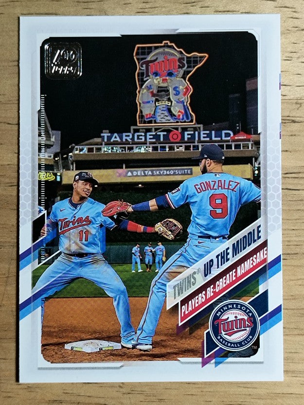 2021 Topps #553 Twins Up The Middle/Marwin Gonzalez/Jorge Polanco