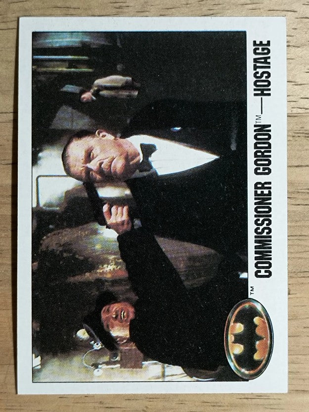 1989 Topps Batman Movie #31 Commissioner Gordon - Hostage