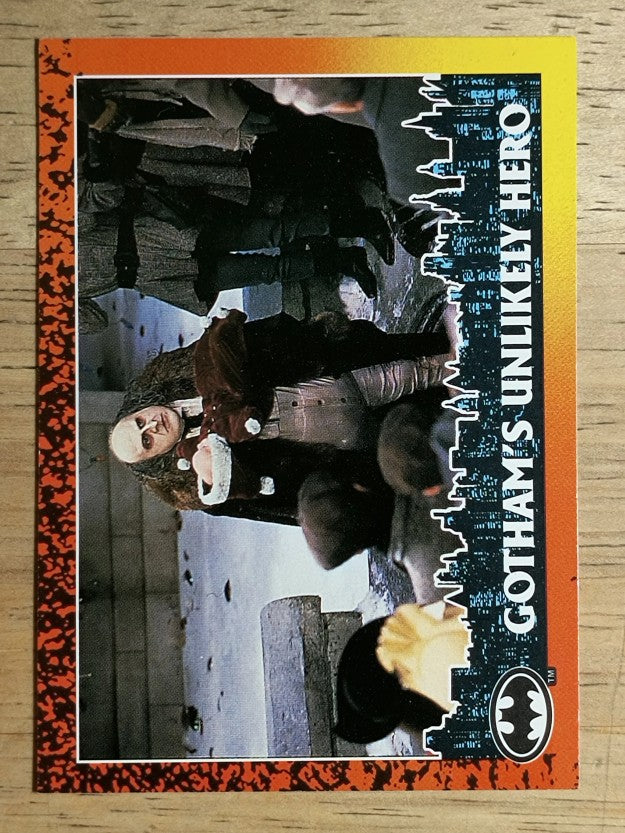 1992 Topps Batman Returns #34 Gotham's Unlikely Hero