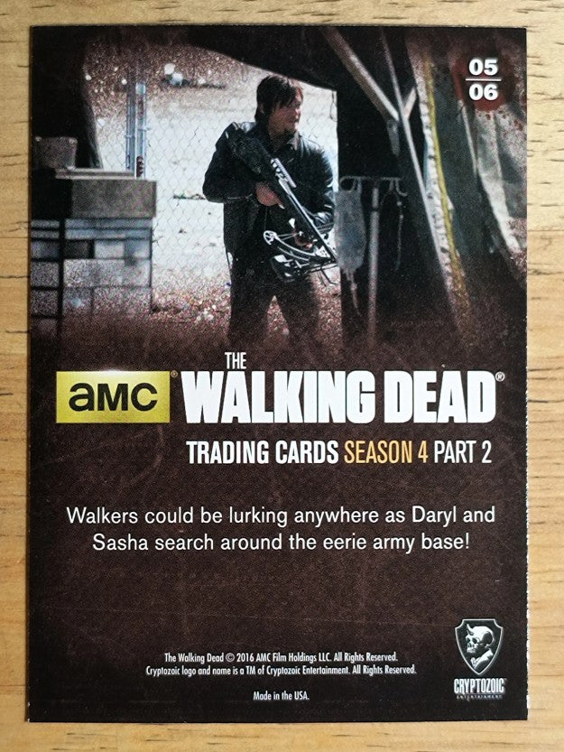 2016 Cryptozoic The Walking Dead Season Four Part 2 #5 Keeping an Eye Out