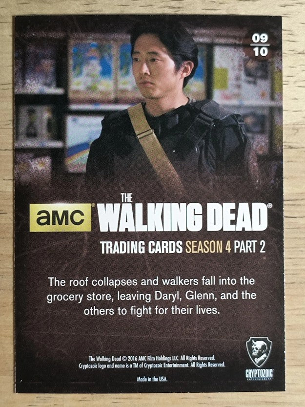 2016 Cryptozoic The Walking Dead Season Four Part 2 #9 Look Out!