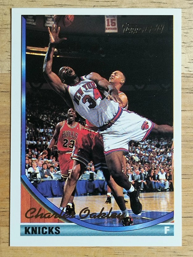 1993-94 Topps Gold #25 Charles Oakley