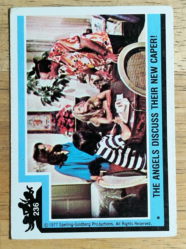 1977 Topps Charlie's Angels #236 The Angels Discuss Their New Caper (VG)