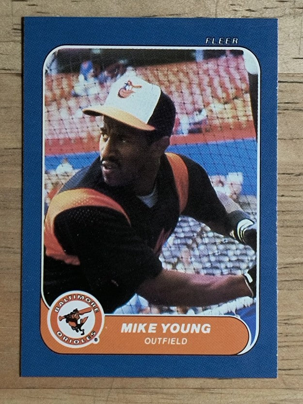 1986 Fleer Mini #61 Mike Young