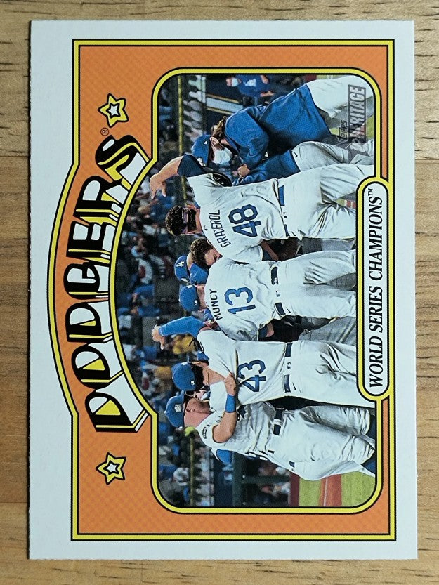 2021 Topps Heritage #1 World Champions