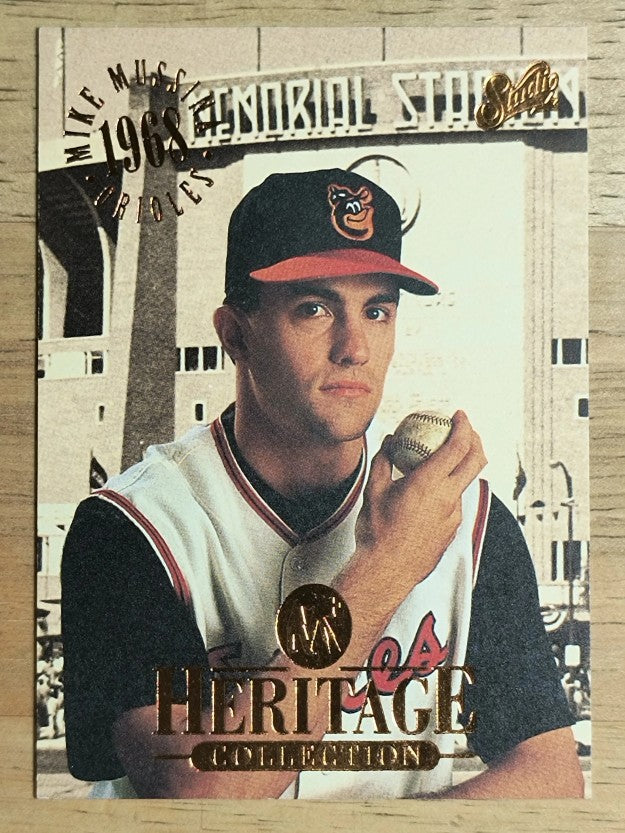 1994 Studio Heritage #8 Mike Mussina