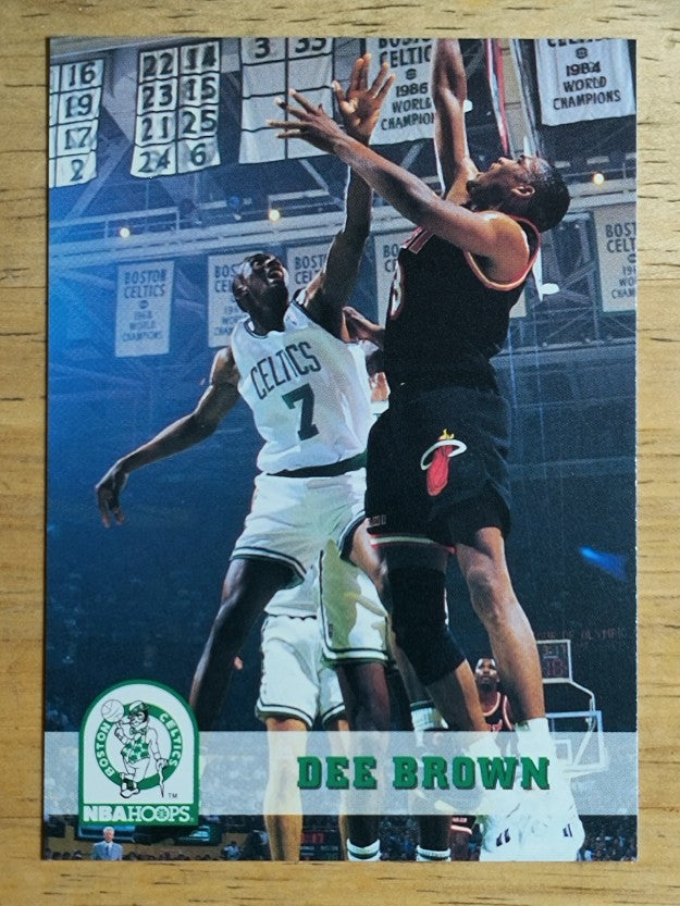 1993-94 Hoops #10 Dee Brown