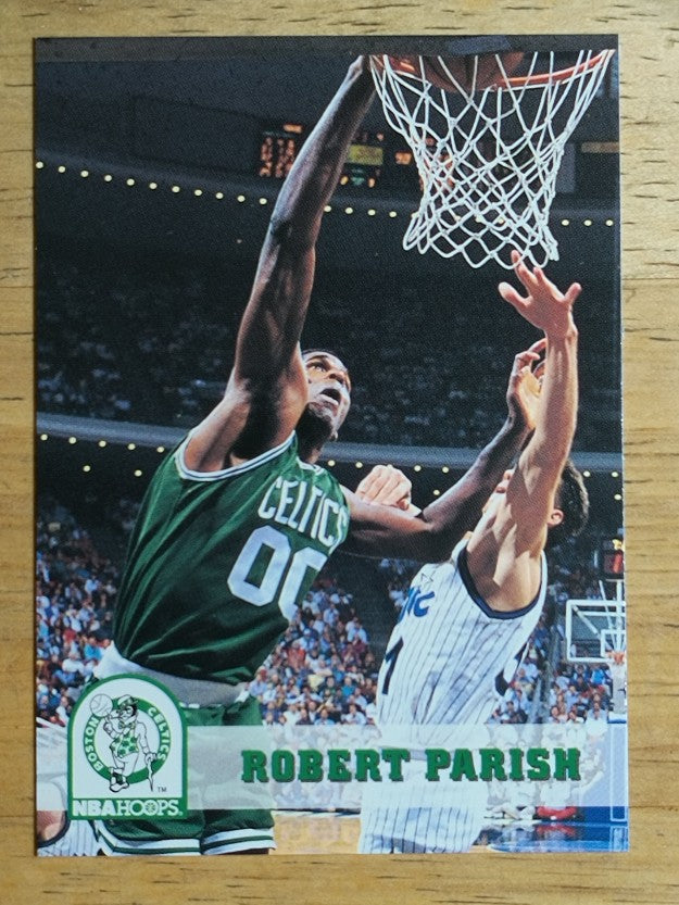 1993-94 Hoops #16 Robert Parish