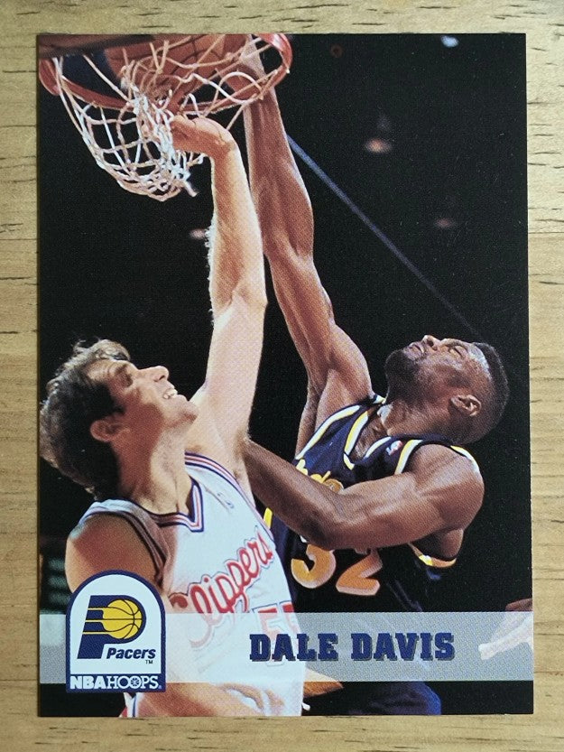 1993-94 Hoops #84 Dale Davis