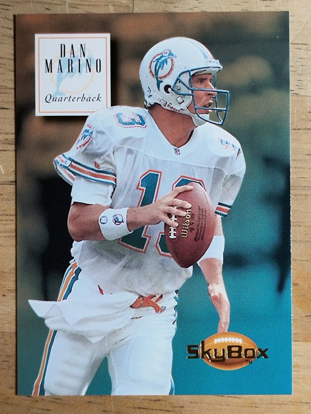 1994 SkyBox Premium #90 Dan Marino