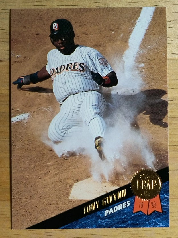 1993 Leaf #28 Tony Gwynn