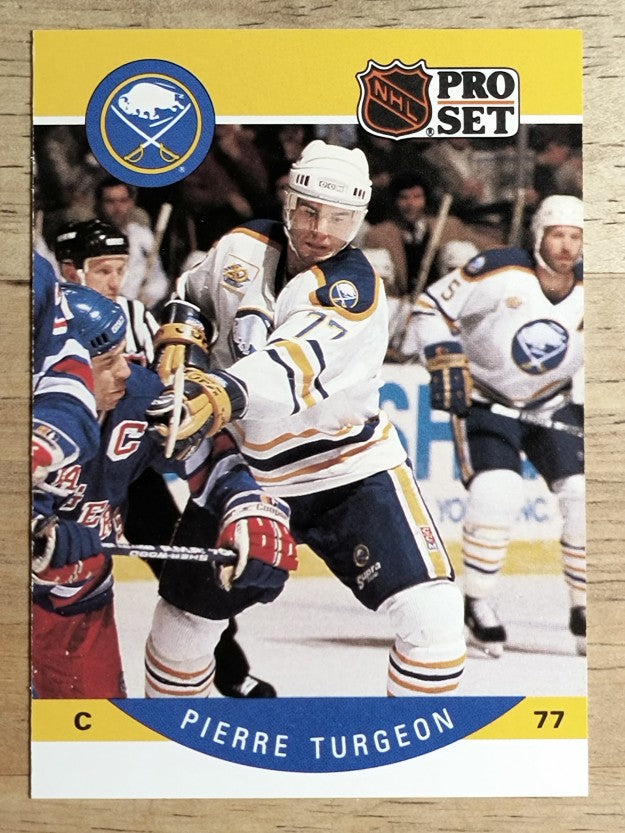 1990-91 Pro Set #31 Pierre Turgeon