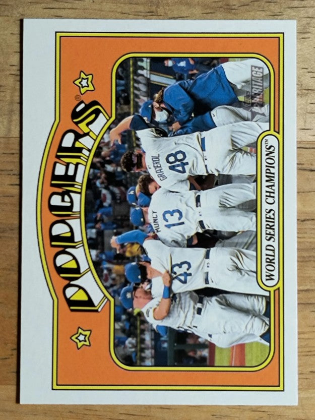2021 Topps Heritage #1 World Champions