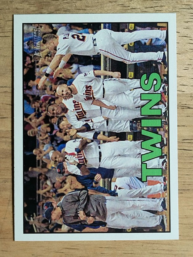 2016 Topps Heritage #350 Minnesota Twins