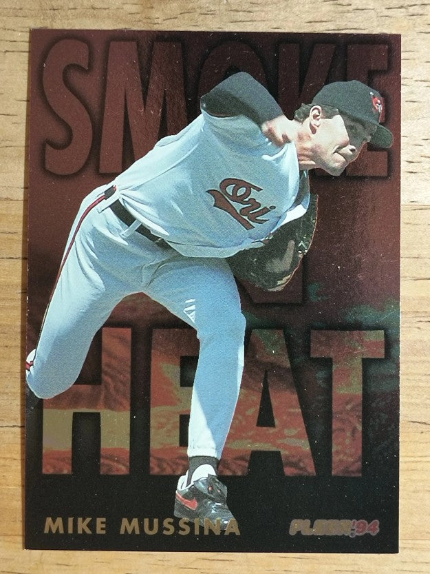 1994 Fleer Smoke 'n Heat #8 Mike Mussina