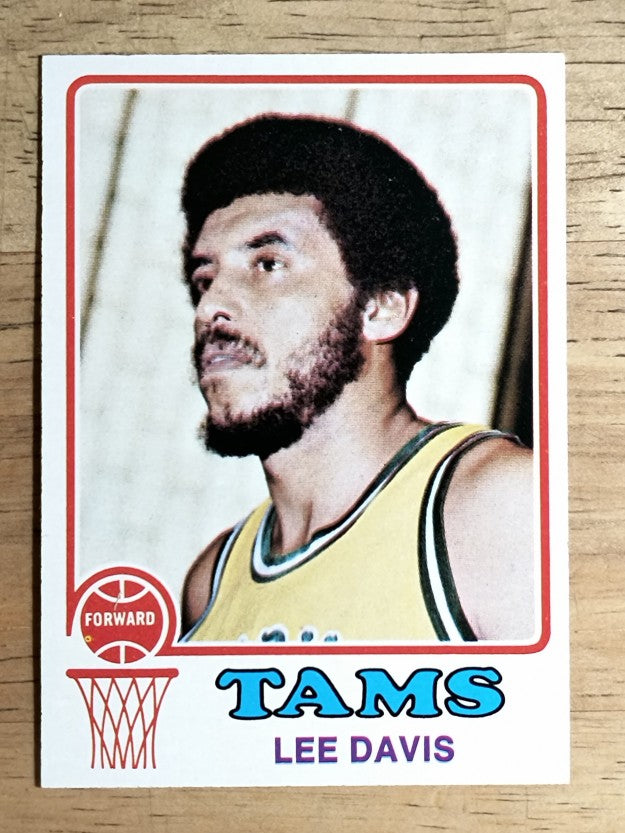 1973-74 Topps #253 Lee Davis (NMMT)