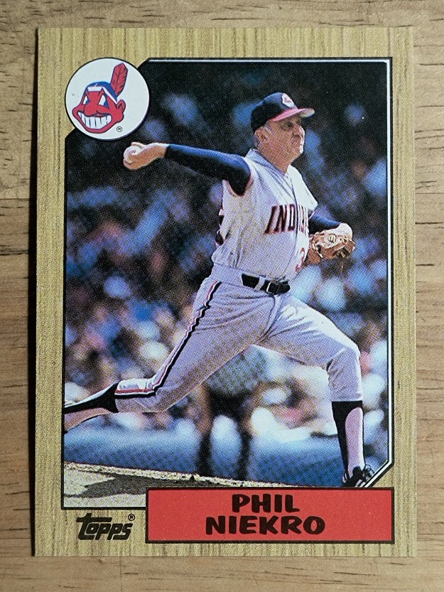 1987 Topps #694 Phil Niekro