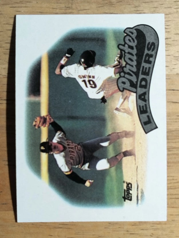 1989 Topps #699 Al Pedrique TL/Tony Gwynn sliding