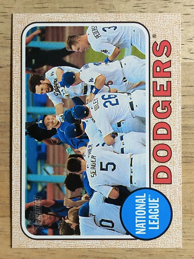 2017 Topps Heritage #323 Los Angeles Dodgers TC